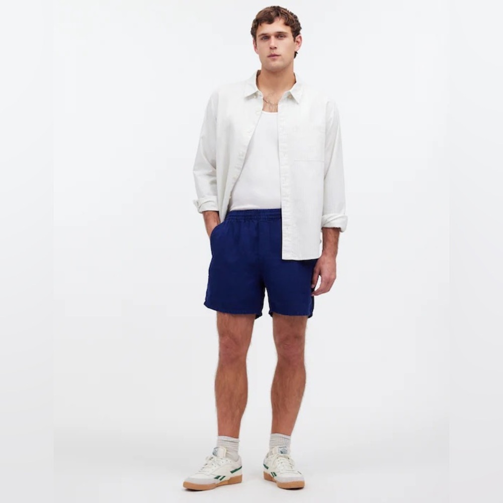 NWT Madewell Indigo 5 1/2" Linen Everywear Shorts
- Medium - Dark Blue Wash